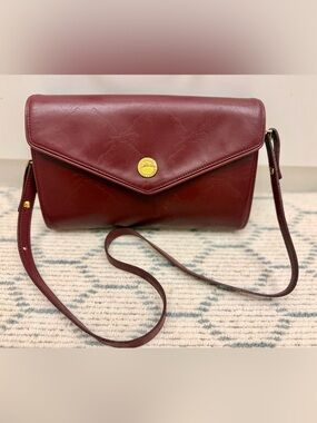 LONGCHAMP Vintage 80’s Rare Burgundy Embossed Horse Leather Crossbody Clutch